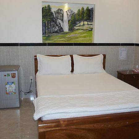 Motel Hoang Gia Long Khanh Экстерьер фото